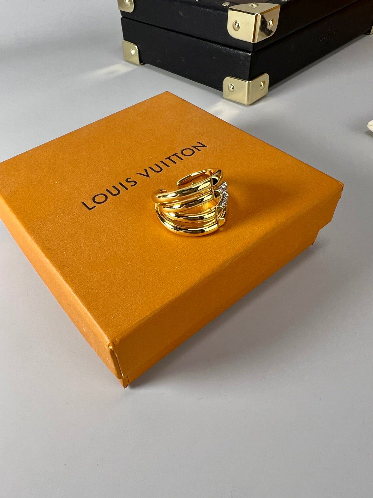 Louis Vuitton Volt Upside Down Diamonds 18K Gold Ring